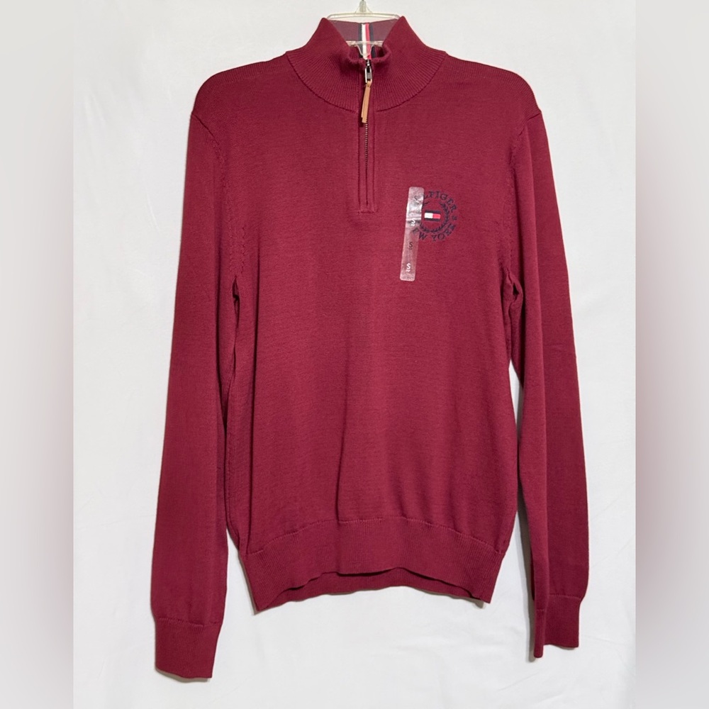 NWT Tommy Hilfiger Men's Burgundy Quarter-Zip Long Sleeve Sweater Size Small
